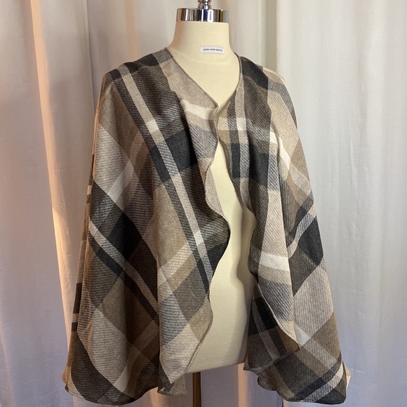 Plaid Cape Shawl - Picture 4 of 7